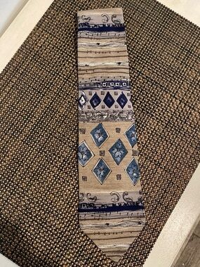 Loosen Up by Superba NWT Patterned Italian Silk Tie in Beige and Navy